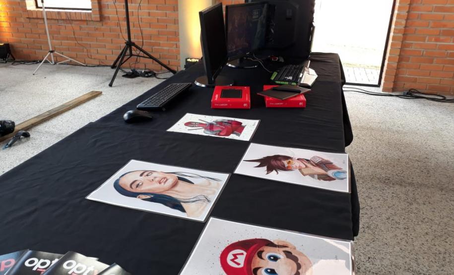 Visita dos alunos do Curso Técnico de Informática do Col. Est. Carneiro Martins à Mostra Tecnologia da Escola Optimus.