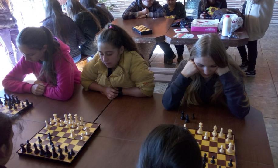 Colégio Estadual Anastácia Kruk elabora projeto de Xadrez para seus alunos.