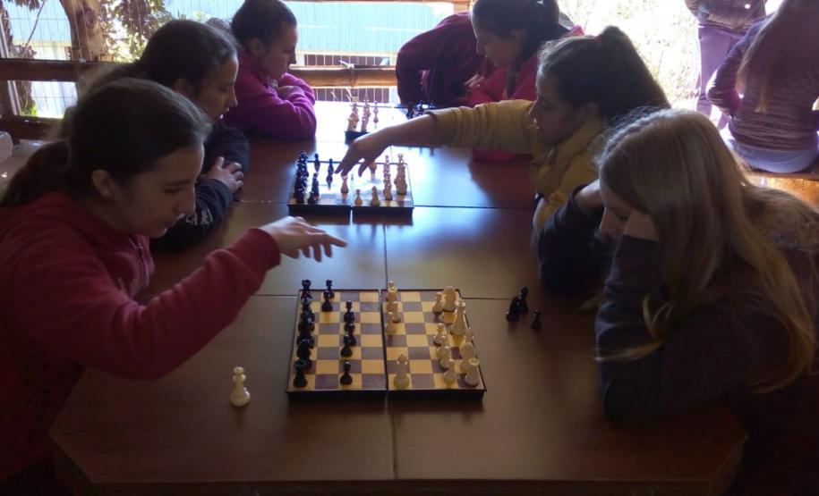 Colégio Estadual Anastácia Kruk elabora projeto de Xadrez para seus alunos.