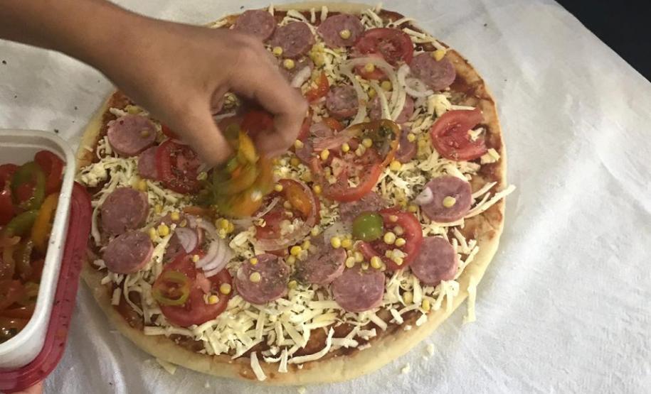 Alunos do Colégio Estadual Joanna Lechiw Thomé realizam Atividade Prática com base nos descritores da Prova Paraná.