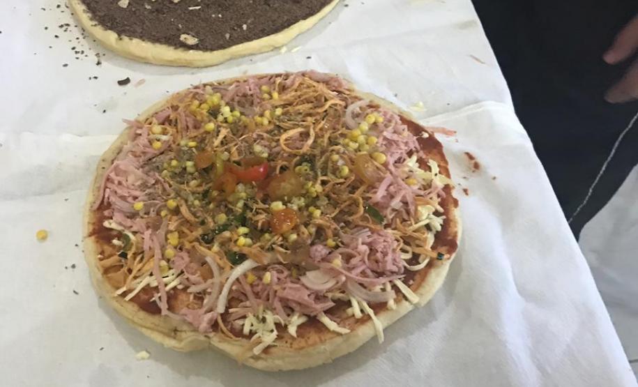 Alunos do Colégio Estadual Joanna Lechiw Thomé realizam Atividade Prática com base nos descritores da Prova Paraná.