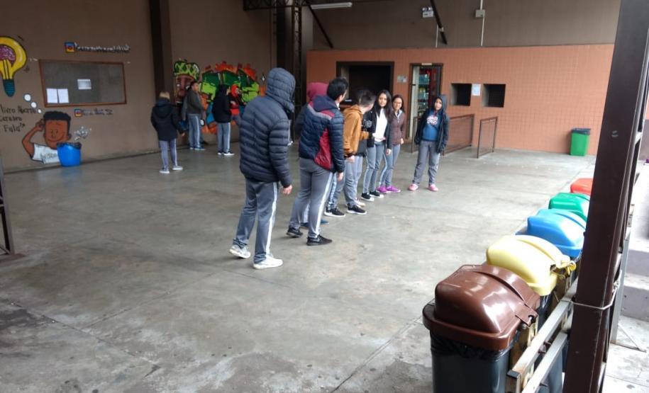 Produção de vídeos é utilizada como estratégia para reforçar conceitos de Filosofia da Ciência.