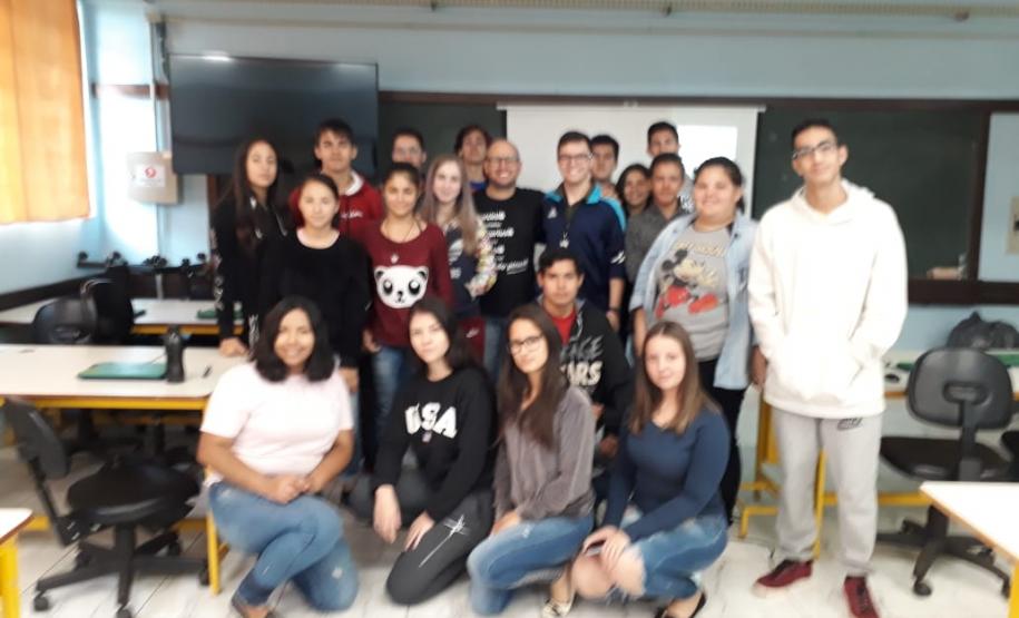 Palestra aborda tema das relações históricas da gastronomia brasileira.