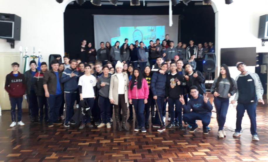 Alunos do curso Técnico em Informática, do Colégio Est. Francisco Carneiro Martins tem palestra com Youtuber Profissional