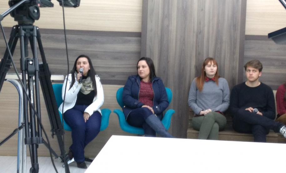 Alunos do curso Técnico em Química participam do programa "Fábrica de Cultura" da TV Humaitá.