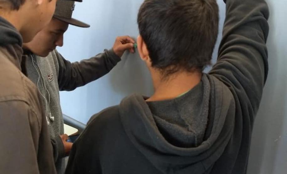 Aula prática de Física, no Colégio Estadual do Campo Prof. Luiz Andrade.