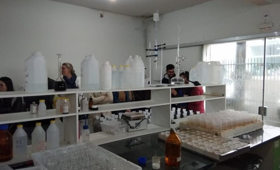 Alunos do curso Técnico em Química em visita a Solum Brasilis.