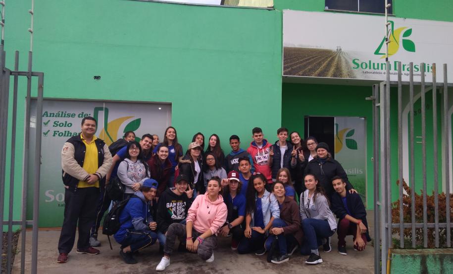Alunos do curso Técnico em Química em visita a Solum Brasilis.