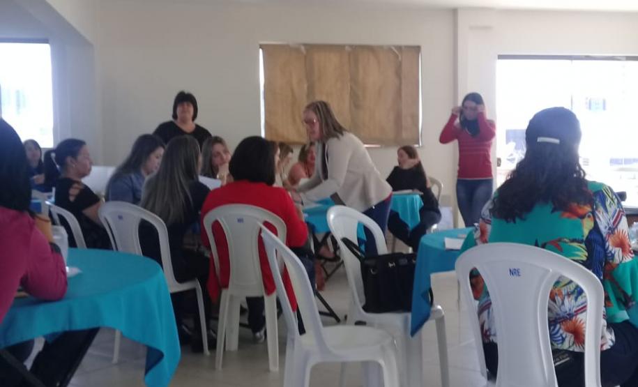 Reunião do Núcleo de Cooperação Pedagógica trata de adequações dos Conselhos Escolares e do Projeto Político Pedagógico à luz do Referencial Curricular do Paraná.