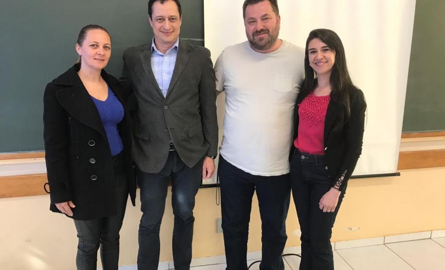 Pesquisador da Stanford University ministra aula inaugural do Programa Mais Aprendizagem no Colégio Estadual Vereador Heitor Rocha Kramer.