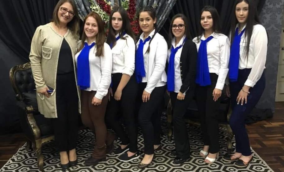 Colégio Estadual Francisco Carneiro Martins, realiza formatura dos alunos dos cursos técnicos subsequentes em Administração, Eletromecânica e Secretariado.