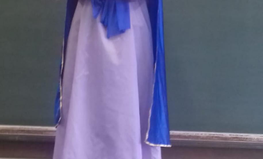 Alunos do 8º Ano, do Ensino Fundamental, do Colégio Estadual Rui Barbosa, trabalham Lendas Guarapuavanas durante as aulas de Literatura.