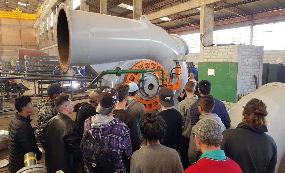 O Curso de Técnico em Eletromecânica do Carneiro Martins realiza visita técnica na empresa DECAMP Mecânica Industrial.