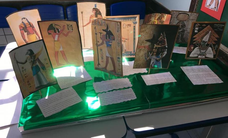 Feira do Conhecimento - Colégio Estadual Professora Dulce Maschio.