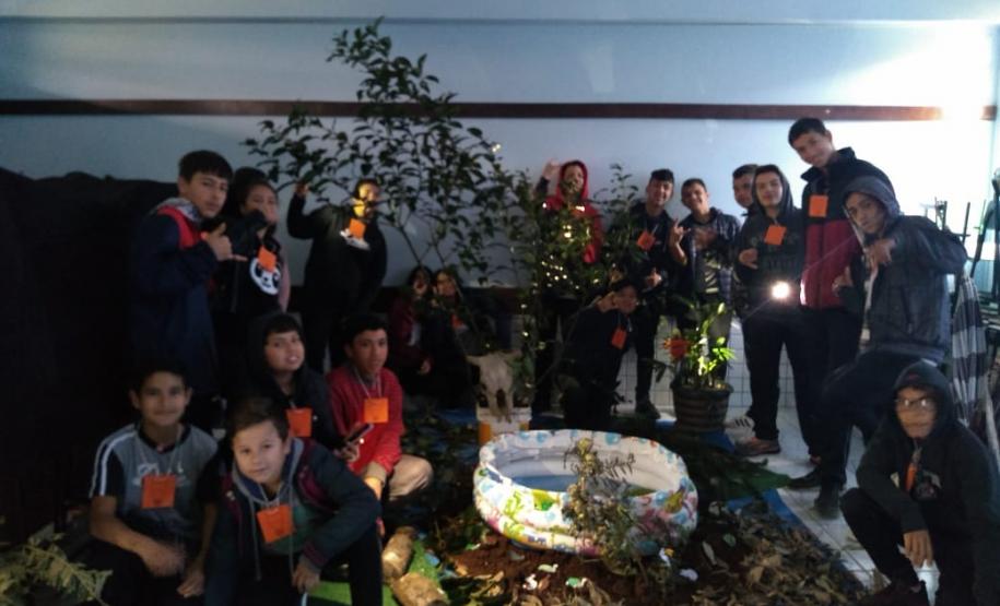 Feira do Conhecimento - Colégio Estadual Professora Dulce Maschio.