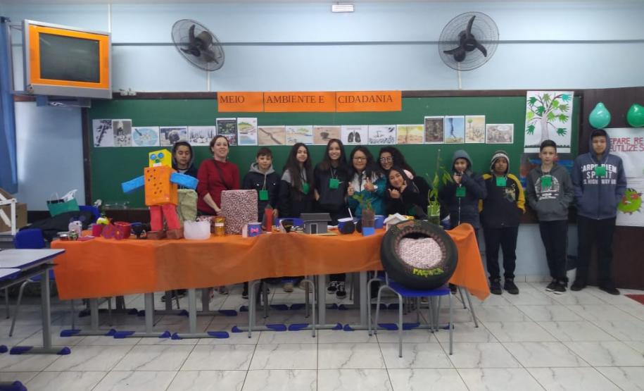 Feira do Conhecimento - Colégio Estadual Professora Dulce Maschio.