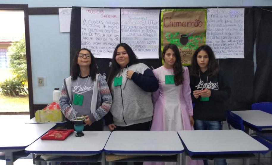 Feira do Conhecimento - Colégio Estadual Professora Dulce Maschio.