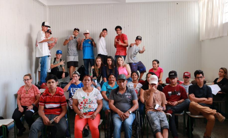 Parceria entre CEEBJA Guarapuava e UNICENTRO proporciona oficinas aos alunos