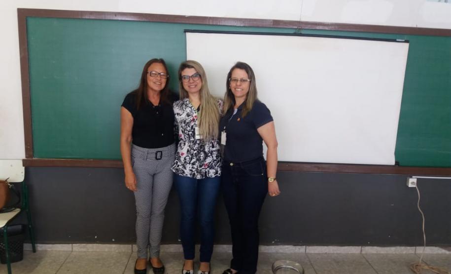 Profissionais do Colégio Estadual Santo Antonio participam da palestra motivacional: “Relações interpessoais e a relação de si mesmo”.