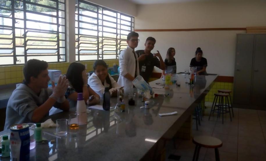 Feira do Conhecimento - C.E. Professores Edvaldo e Maria Janete Carneiro
