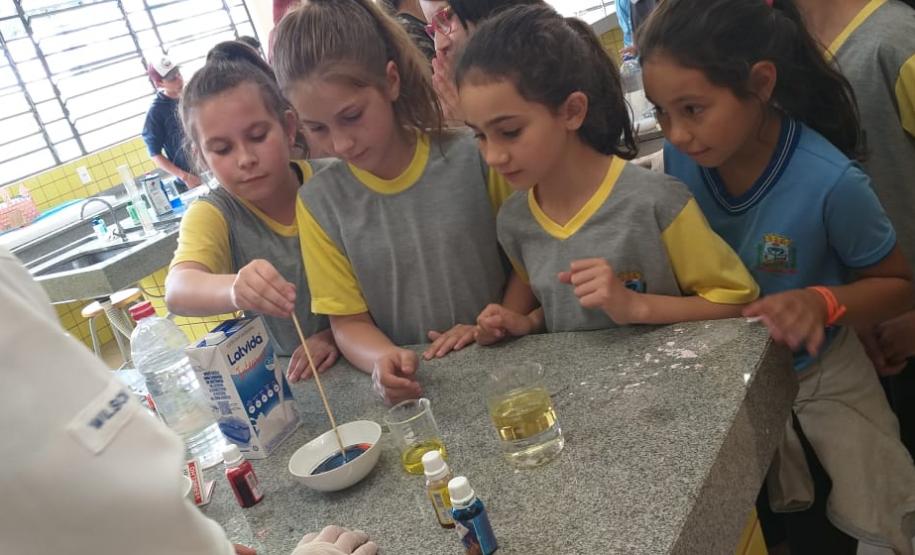 Feira do Conhecimento - C.E. Professores Edvaldo e Maria Janete Carneiro