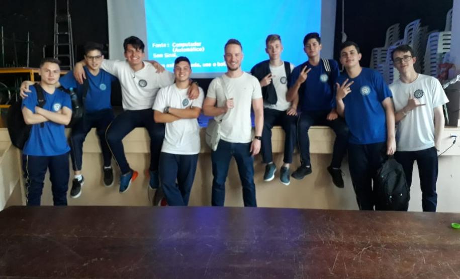 C.E. Francisco Carneiro Martins realiza Semana de Estudos do curso Técnico em Informática