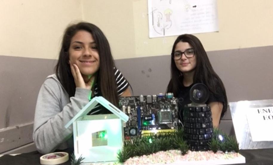 Colégio Estadual Ana Vanda Bassara realiza Feira Cultural Científica e Tecnológica