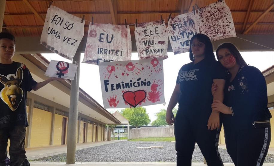 Colégio Estadual Ana Vanda Bassara realiza Feira Cultural Científica e Tecnológica