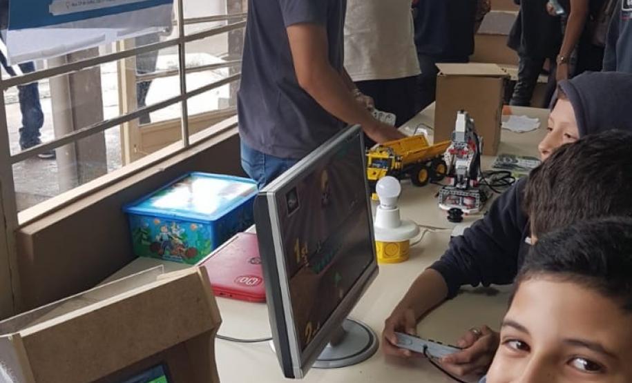 Colégio Estadual Ana Vanda Bassara realiza Feira Cultural Científica e Tecnológica