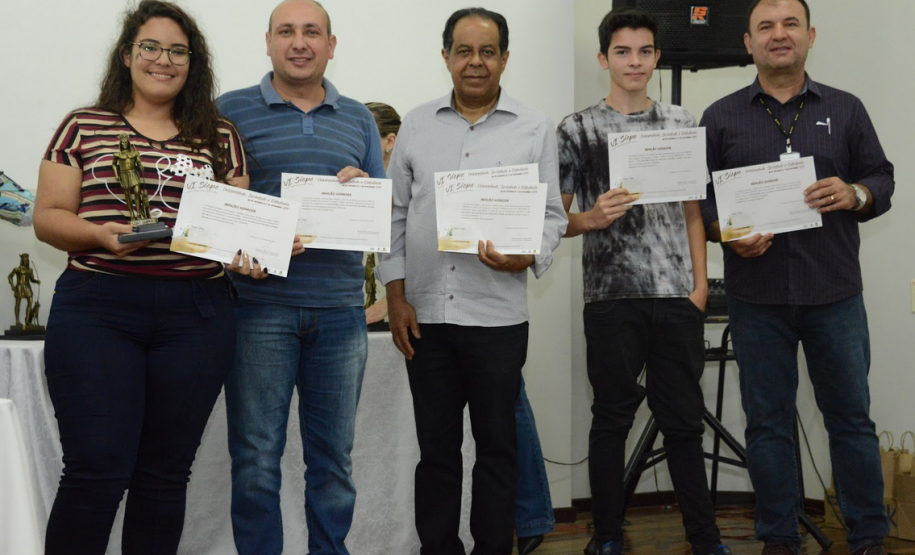 Colégios de Guarapuava recebem menção honrosa de Iniciação Científica da UNICENTRO