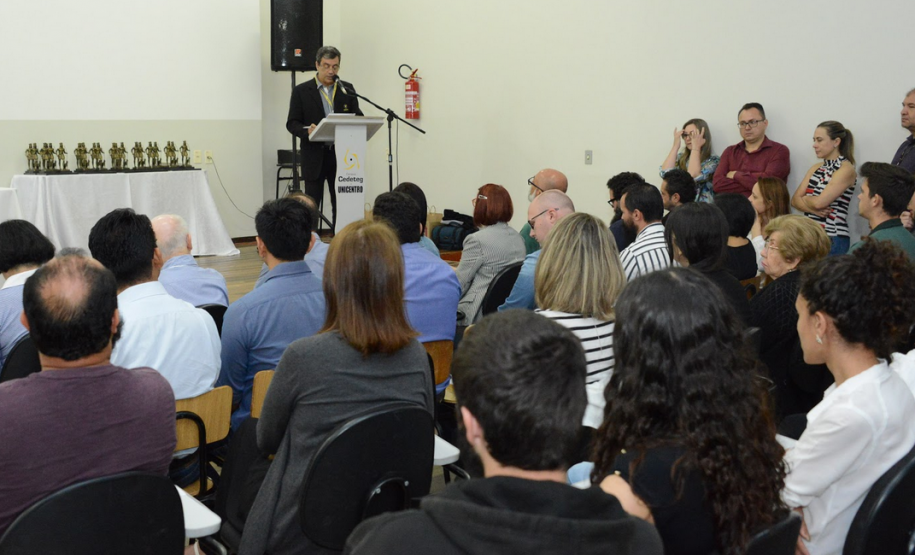 Colégios de Guarapuava recebem menção honrosa de Iniciação Científica da UNICENTRO