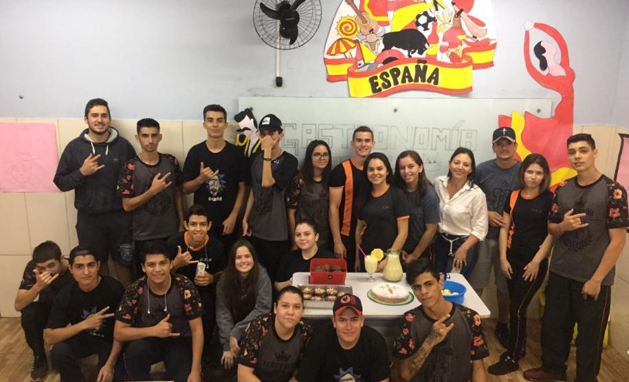 Atividade gastronômica no Colégio Estadual de Segredo