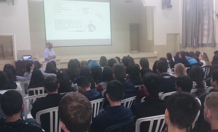“Importância do saber”: uma palestra para os alunos das 3ª Séries do Ensino Médio matutino, do Colégio Estadual Visconde de Guarapuava