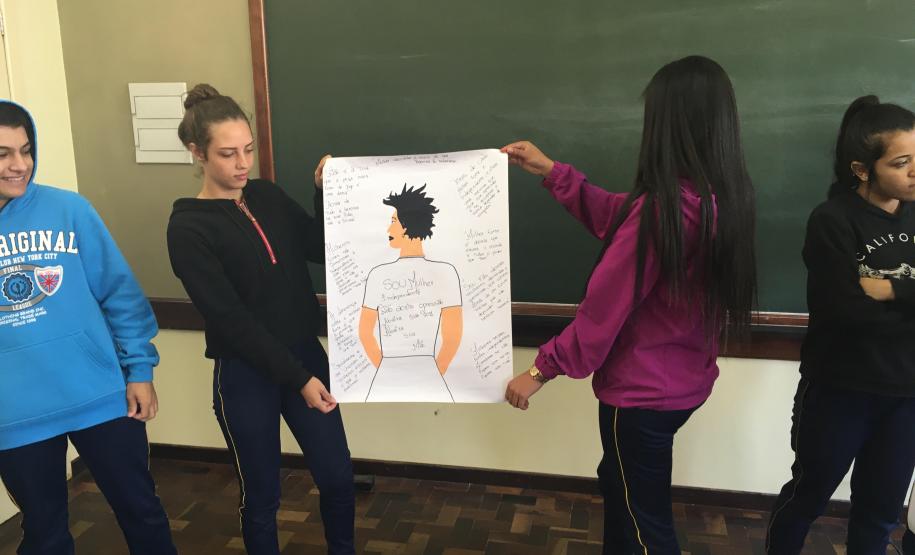 Projeto interdisciplinar incentiva leitura e traz uma reflexão acerca de questões sociais e filosóficas.