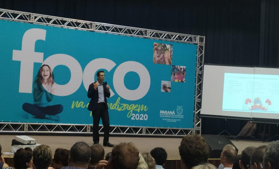 Governo do Paraná autoriza pagamento de cota extra à 100% das Instituições da rede estadual.