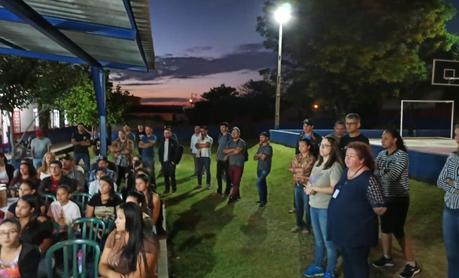 Alunos dos CEEBJAS Candói e Pinhão recebem Kits Escolares.