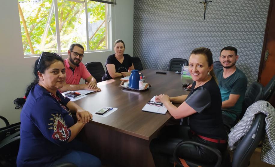 Chefia do NRE Guarapuava e Prefeitura Municipal de Turvo firmam parcerias entre as redes estaduais e municipais de ensino.